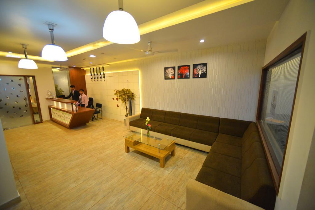 The Grand Imperial Hotel Morbi Zewnętrze zdjęcie